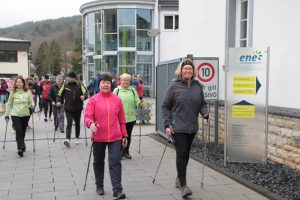 Der Nordic-Walking-Lauf erfreut sich zunehmender Beliebtheit. Bild: Michael Thalken/Eifeler Presse Agentur/epa