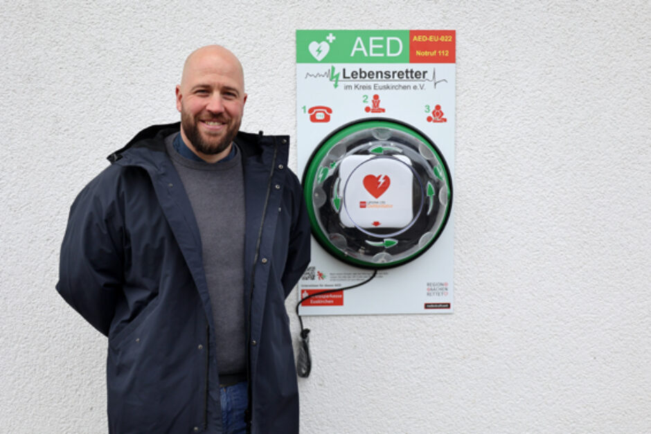 KSK sponsert fünf Defibrillatoren für den Kreis Euskirchen