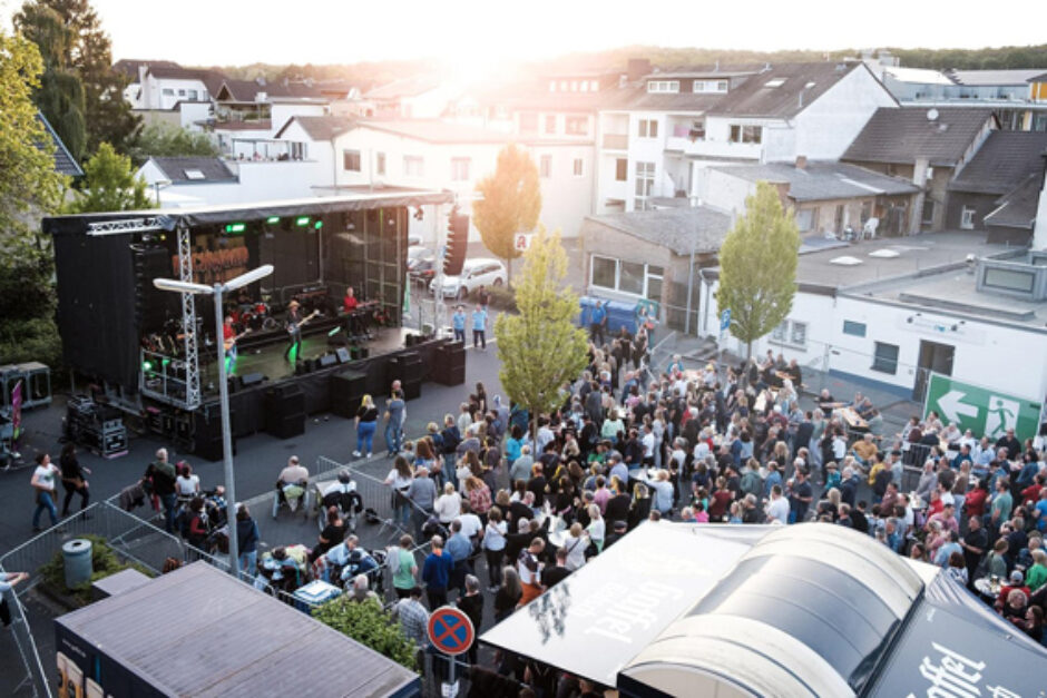 „Mariuzz“ und „Rockwood“ bei „Rock am Rathaus“ in Mechernich