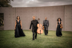 Das renommierte Minguet Quartett möchte dir Zuhörer in die Welt des Klassiszismus entführen. Bild: Irene Zandel