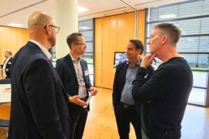 Netzwerk-Experten und KSK-Berater bei der Auftaktveranstaltung zum Digi-Check. Bild: KSK Euskirchen