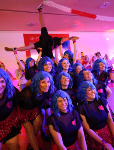 Die Damenshowtanzgruppe „Heavy Legs“ zeigte akrobatische Tanzkunst. Bild: Michael Thalken/Eifeler Presse Agentur/epa