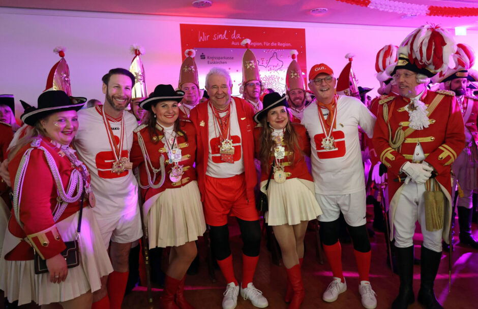 Captain Glück und seine jecke Mannschaft gewährten Rathausstürmern Asyl