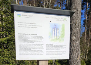 Auf insgesamt sieben Tafeln wird die Sagenwelt der Gemeinde Kall wieder lebendig. Bild: Michael Thalken/Eifeler Presse Agentur/epa