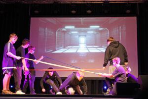 Zur Performance gehörten auch ein paar tänzerische Einlagen. Bild: Michael Thalken/Eifeler Presse Agentur/epa