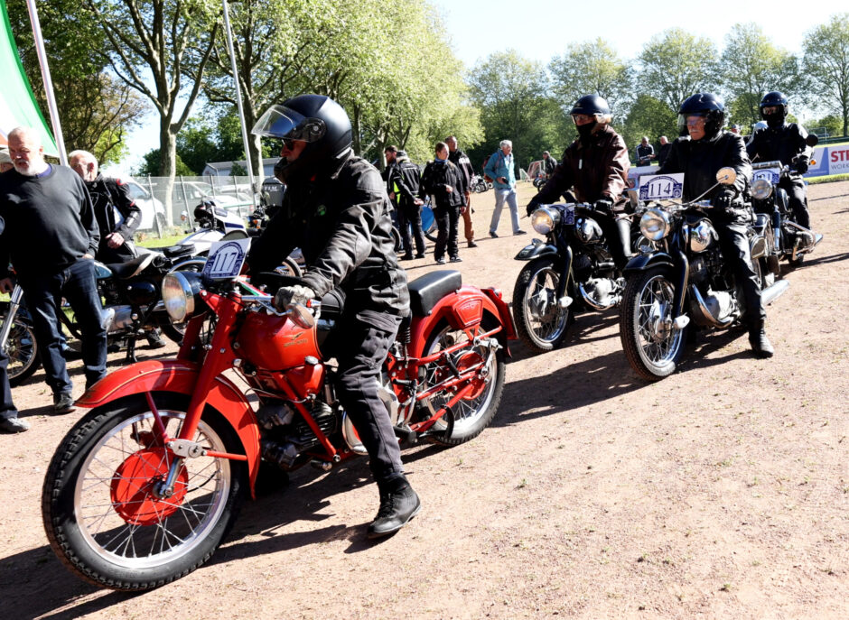 Rekord: 180 Oldtimer gingen in Dom-Esch an den Start